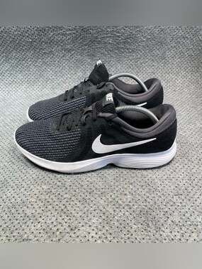 Nike Revolution 4 Black Running Shoes Size 11 Women’s